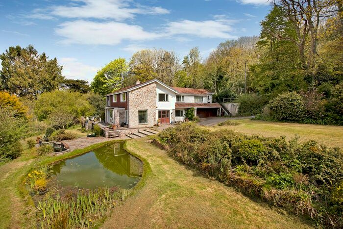 6 Bedroom Detached House For Sale In Old Totnes Road, Buckfastleigh, TQ11