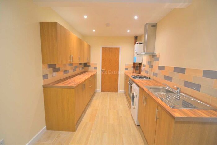 3 Bedroom Terraced House To Rent In Grange Avenue, Reading, RG6