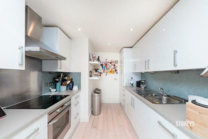 2 Bedroom Apartment To Rent In Orsman Road, De Beauvoir, London, N1