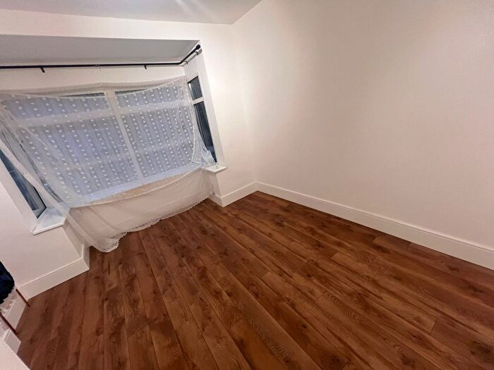 2 Bedroom Flat To Rent In Mansfield Road, Walthamstow, E17