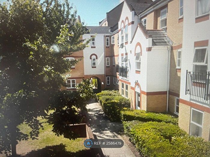 2 Bedroom Flat To Rent In Aaron Hill Road, London, E6