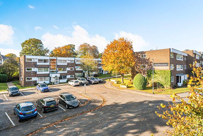 2 Bedroom Flat To Rent In The Moorlands, Alwoodley, Leeds, LS17