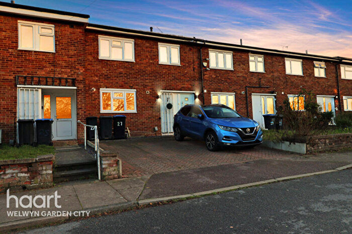 3 Bedroom Terraced House For Sale In Indells, Hatfield, AL10