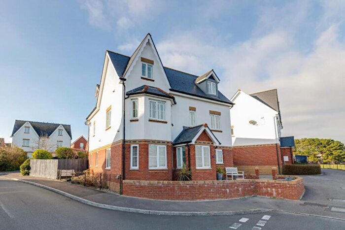 6 Bedroom Detached House For Sale In Clos Y Fulfran, Barry, CF62