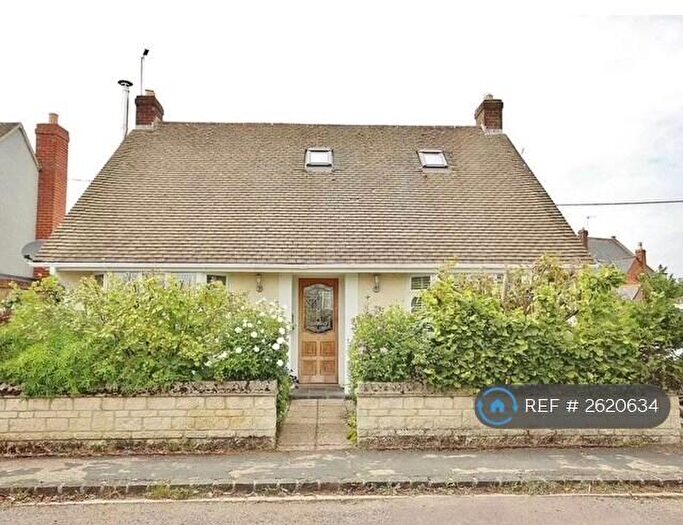 4 Bedroom Detached House To Rent In New Road, Long Hanborough, Witney, OX29