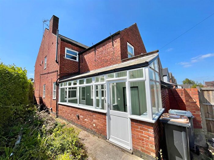 3 Bedroom End Of Terrace House To Rent In St. Thomas' Avenue, Kirkby-In-Ashfield, Nottingham, NG17