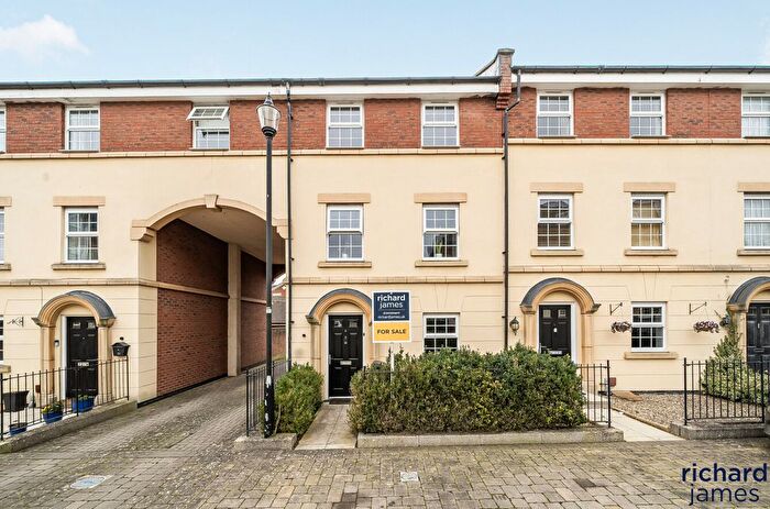 4 Bedroom Terraced House For Sale In Willington Road, Redhouse, Swindon, SN25