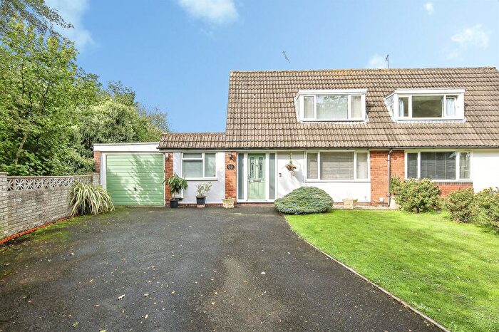 4 Bedroom Semi-Detached House For Sale In Needlers End Lane, Balsall Common, CV7