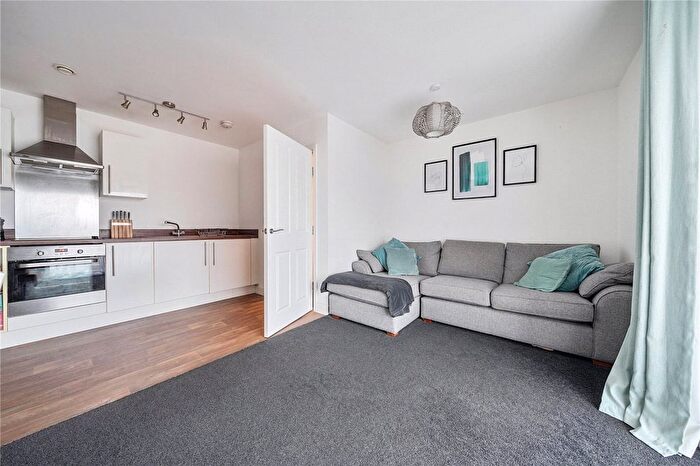 1 Bedroom Flat For Sale In Kingman Way, Newbury, Berkshire, RG14