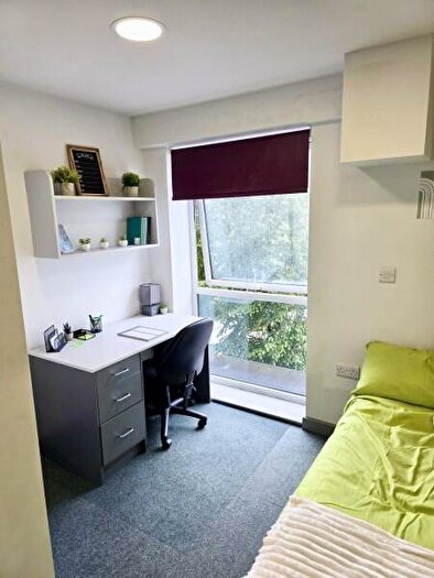2 Bedroom Apartment To Rent In Deluxe Bed Kiln House, Stoke Student Village, ST4