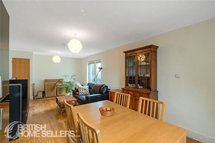 1 Bedroom Flat For Sale In The Upper Drive, Hove, East Sussex, BN3