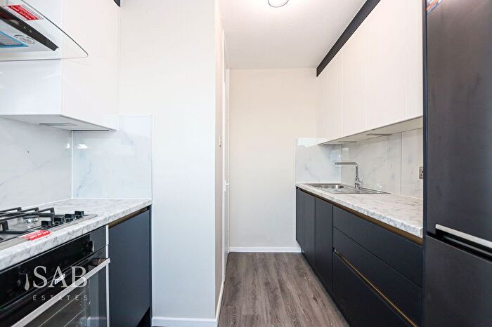 2 Bedroom Flat To Rent In Baird Avenue, Southall, UB1