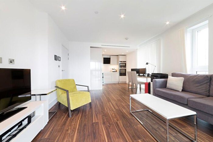 1 Bedroom Flat For Sale In New Drum Street, North London, E1