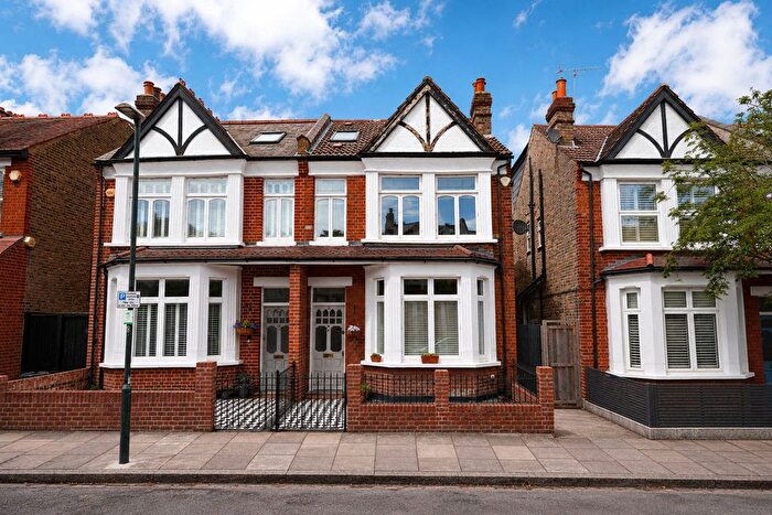 5 Bedroom Semi-Detached House For Sale In Holmes Road, Twickenham, TW1