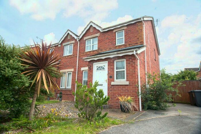 3 Bedroom Semi-Detached House To Rent In Mast Drive, Hull, East Riding Of Yorkshire, HU9