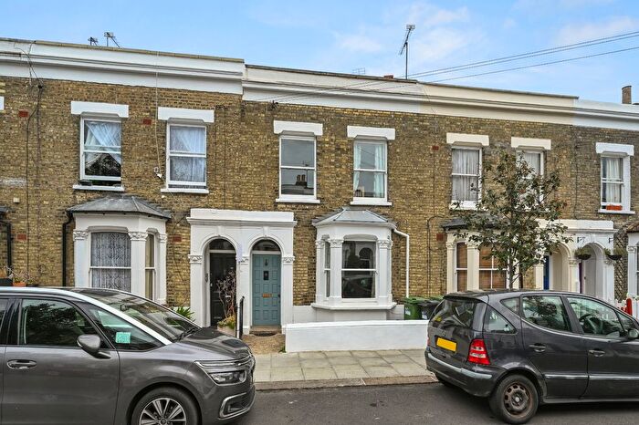 3 Bedroom Terraced House For Sale In Westville Road, London, W12