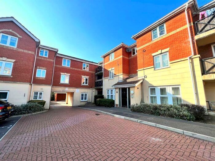 2 Bedroom Apartment To Rent In Collier Way, Southend-On-Sea, SS1
