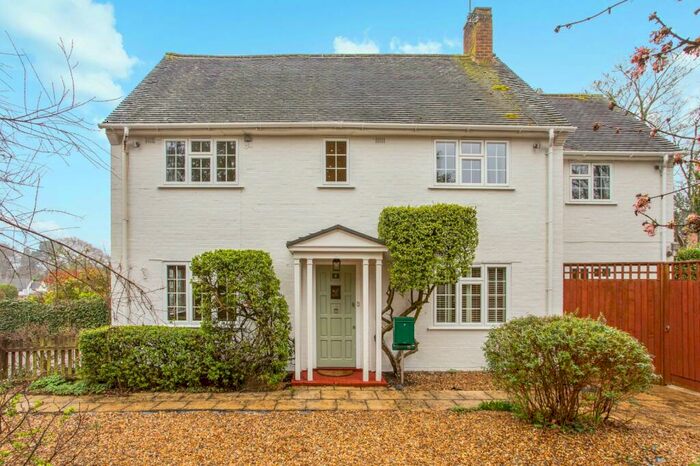 4 Bedroom Semi-Detached House To Rent In Kingswick Drive, Sunninghill, Berkshire, SL5