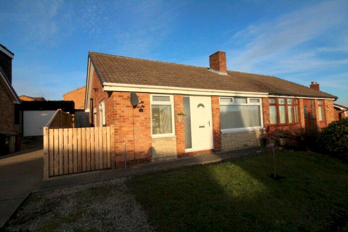 2 Bedroom Semi-Detached Bungalow To Rent In Ryedale Way, Tingley, Wakefield WF3
