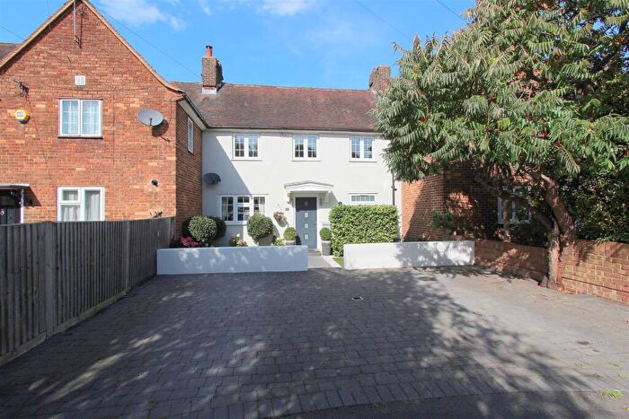 3 Bedroom House For Sale In Merebank Lane, Croydon, CR0