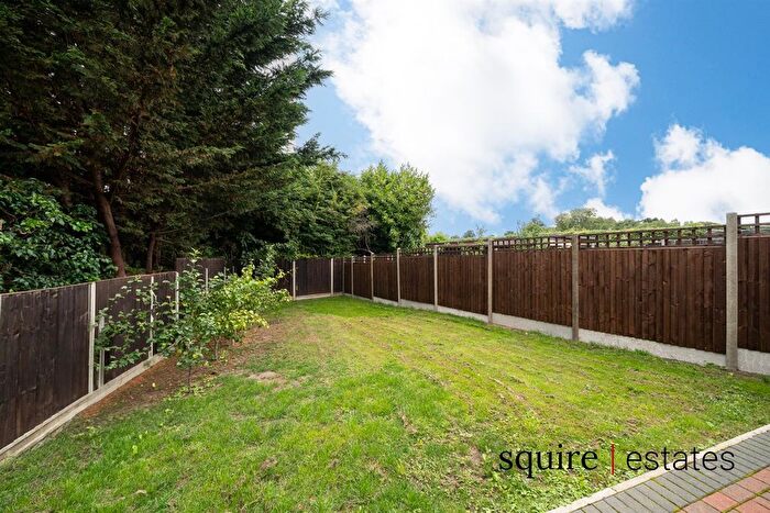 3 Bedroom Property To Rent In Bedmond Road, Abbots Langley, WD5