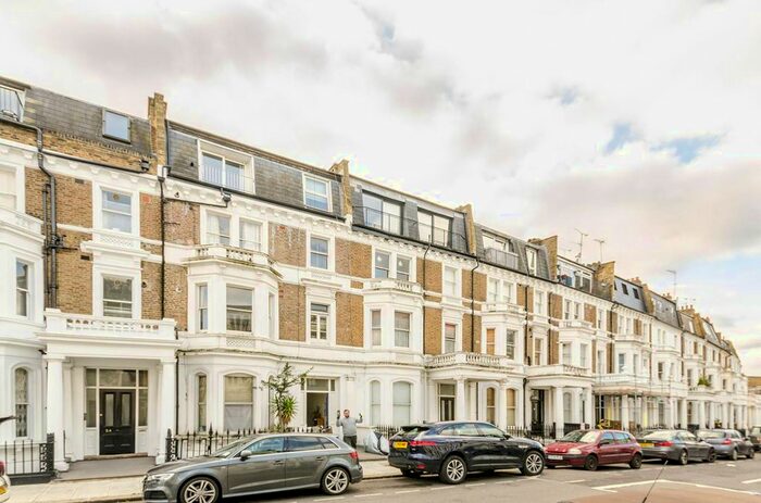 1 Bedroom Flat To Rent In Sinclair Gardens, Brook Green, London, W14