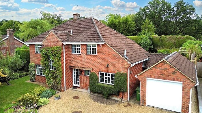 4 Bedroom Detached House For Sale In Station Road, Bentley, Farnham, Hampshire, GU10