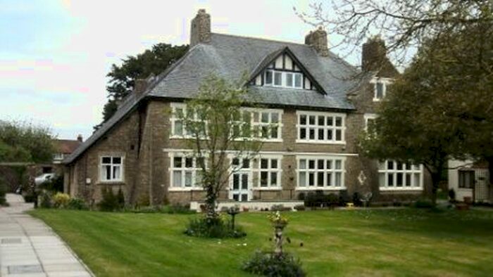 2 Bedroom Flat To Rent In Phoenix Court, Frome, BA11