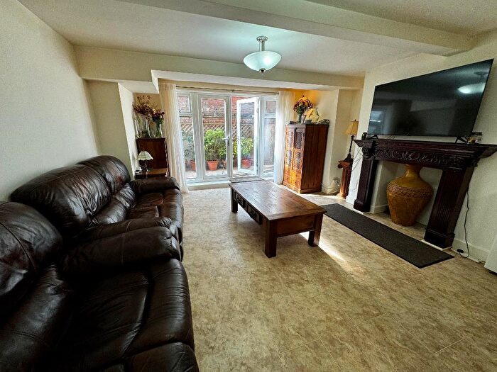 1 Bedroom Apartment To Rent In Stamford Street, Manchester, M16