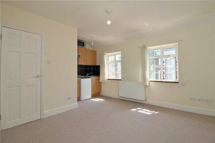 Studio To Rent In King Street, Hammersmith, W6