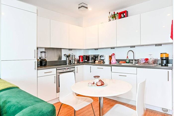 1 Bedroom Flat To Rent In Park Village East, Mornington Crescent, London, NW1