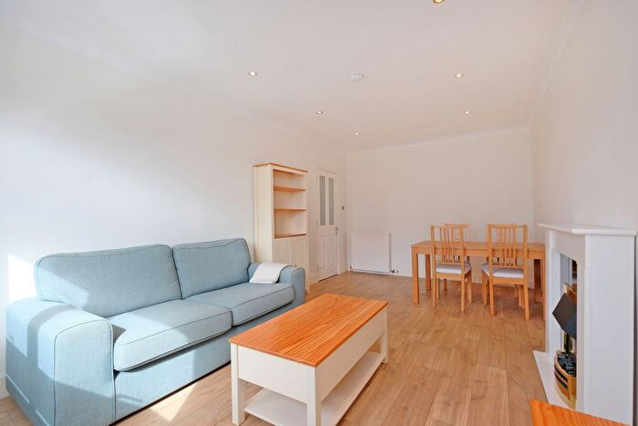 2 Bedroom Flat For Sale In Oldcroft Place, Cornhill, Aberdeen, AB16