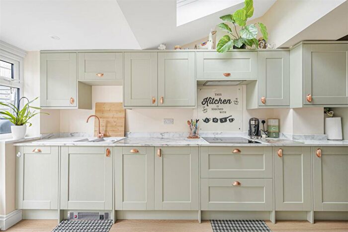 3 Bedroom Terraced House For Sale In Brooklyn Road, Seaford, BN25