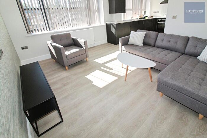 2 Bedroom Flat To Rent In Park Square, Pudsey, LS28