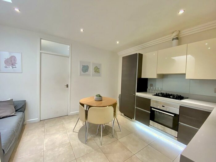 4 Bedroom Mews To Rent In Lotus Mews, London, N19
