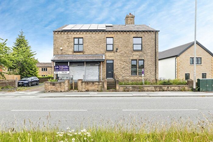 4 Bedroom Semi-Detached House For Sale In Wakefield Road, Gildersome, Leeds, LS27
