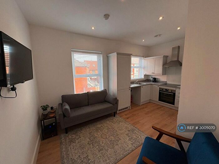 2 Bedroom Flat To Rent In Sandhurst Street, Liverpool, L17