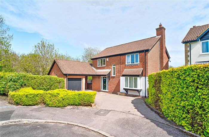 3 Bedroom Detached House For Sale In Home Close, Chiseldon, Swindon, Wiltshire, SN4