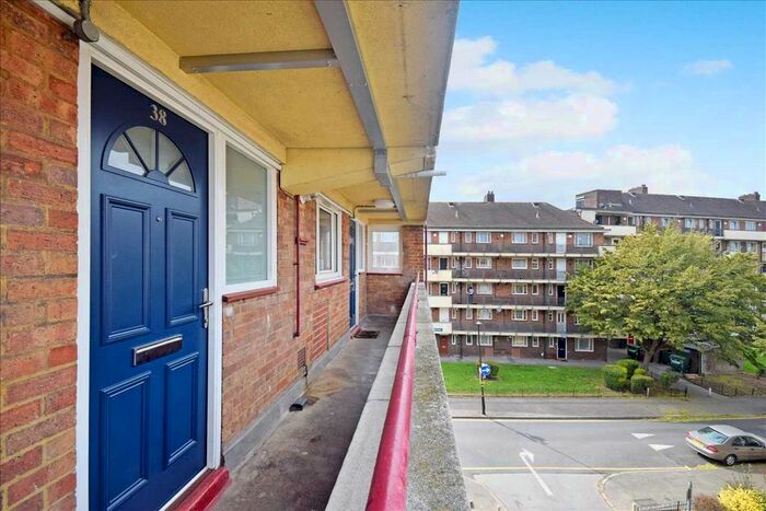2 Bedroom Flat To Rent In Armfield Crescent, Mitcham CR4