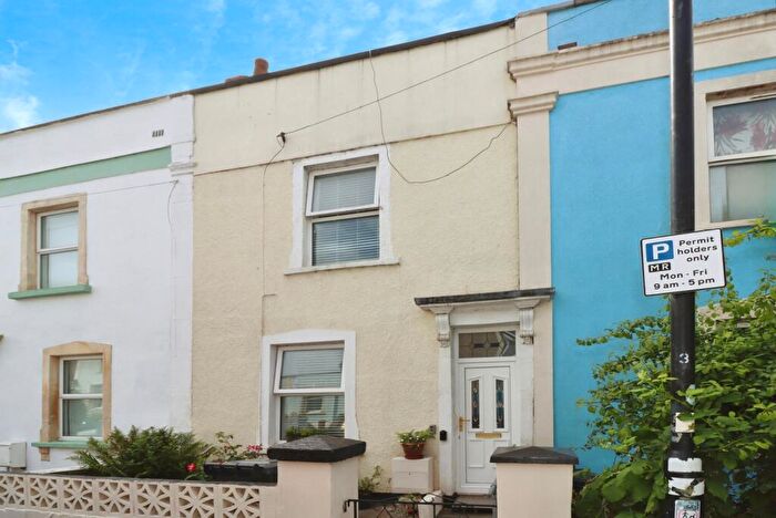 3 Bedroom Terraced House For Sale In West Grove, Bristol, BS6