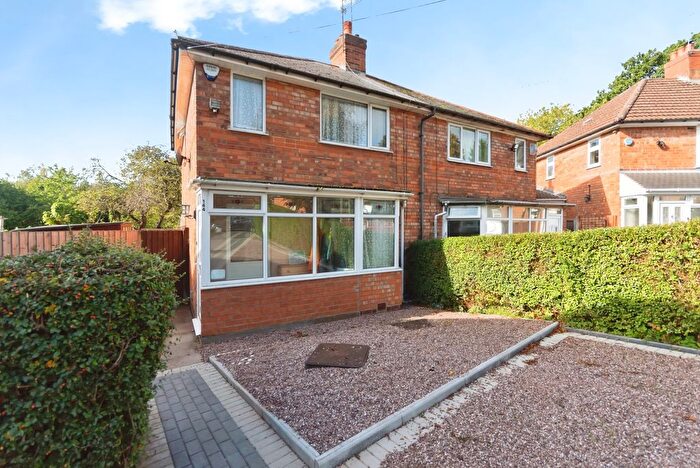 3 Bedroom Semi Detached House For Sale In Poole Crescent, Birmingham, West Midlands, B17
