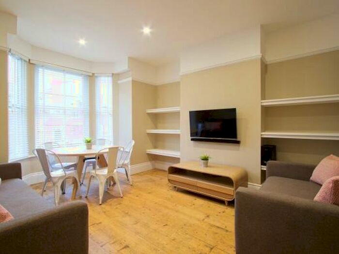 5 Bedroom Terraced House To Rent In Portland Road, Nottingham, NG7