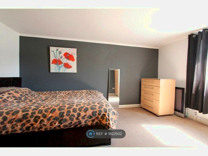 2 Bedroom Flat To Rent In Oxford Road, Reading, RG30