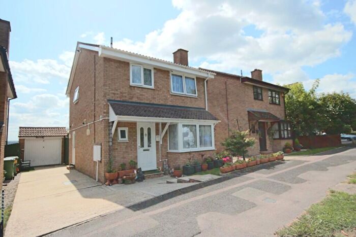 3 Bedroom Detached House For Sale In Castle Road, Allington, Maidstone, ME16