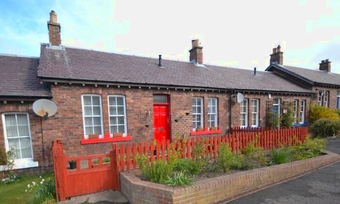 3 Bedroom Flat To Rent In Fourth Street, Newtongrange, Midlothian, EH22