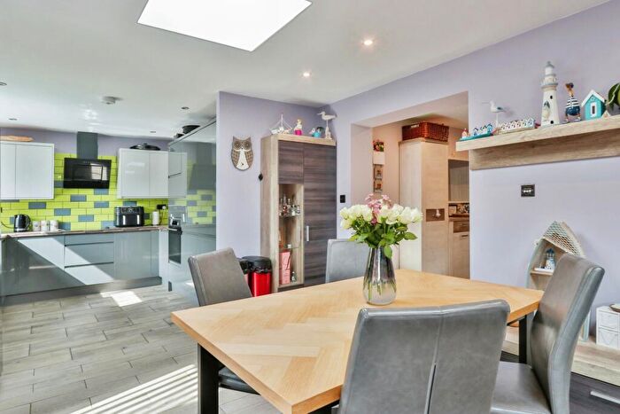 3 Bedroom Bungalow For Sale In Encombe Close, Poole, BH12
