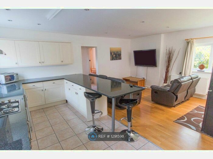 7 Bedroom Detached House To Rent In Harlington Road, Uxbridge UB8