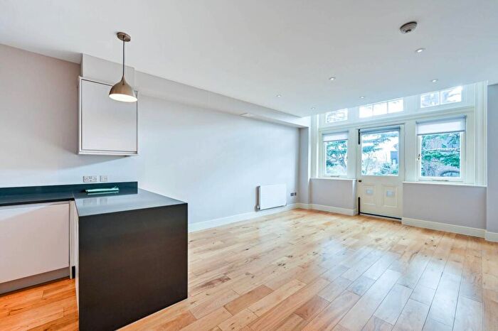 1 Bedroom Flat For Sale In The Old Registry, Kingston, Kingston Upon Thames, KT2