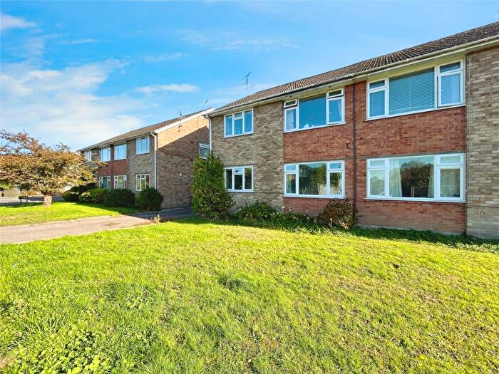 2 Bedroom Maisonette For Sale In Almond Court, Pine Grove, Church Crookham, GU52