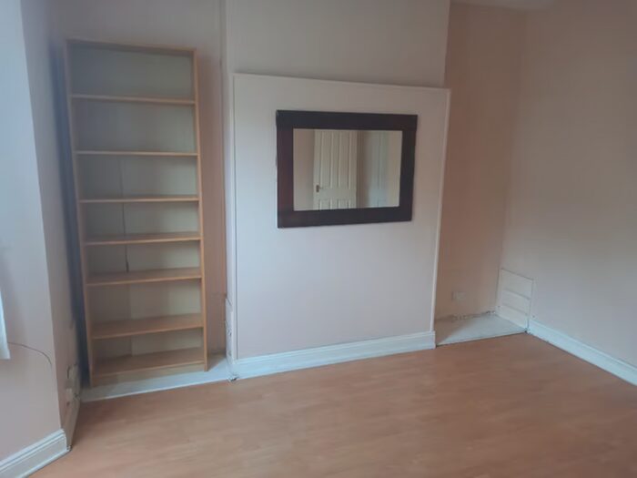 1 Bedroom Flat To Rent In Choumert Road, London, Peckham, SE15